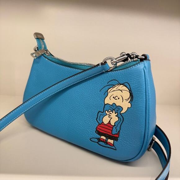 Coach X Peanuts Teri Shoulder Bag With Linus CBM31 Authentic - Picture 3 of 6